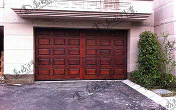 實(shí)木鋁合金車庫門
