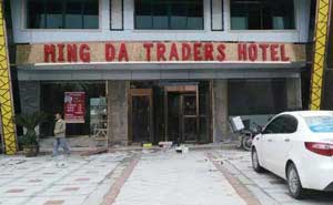 鄱陽縣油墩街三翼旋轉門案例 - 中出網-智能出入口與停車充電門戶