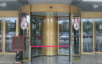 抱柱自動旋轉(zhuǎn)門