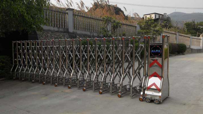 廣西百色雷遁二號(hào)伸縮門案例 - 中出網(wǎng)-智能出入口與停車充電門戶