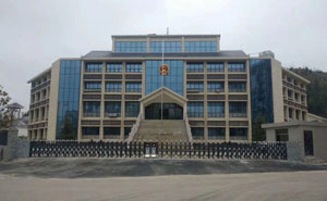 鎮(zhèn)寧縣人民檢查院伸縮門案例 - 中出網(wǎng)-智能出入口與停車充電門戶