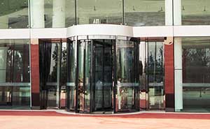 北京汽車研究院旋轉(zhuǎn)門案例 - 中出網(wǎng)-智能出入口與停車充電門戶