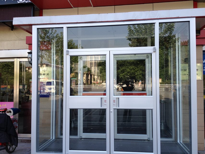 平衡粥店連鎖店肯德基門案例 - 中出網(wǎng)-智能出入口與停車充電門戶