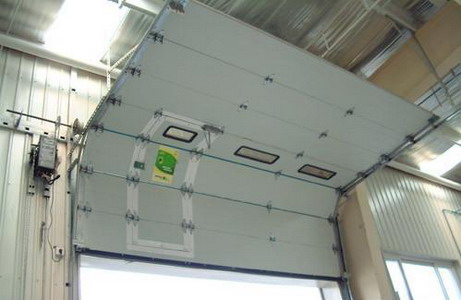 宜昌某廠電動(dòng)車庫門案例 - 中出網(wǎng)-智能出入口與停車充電門戶