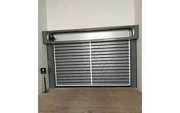 硬質(zhì)快速門