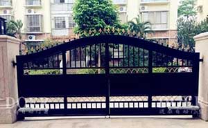 耐氏開門機絕配英倫風(fēng)大門-江門華茵堡案例