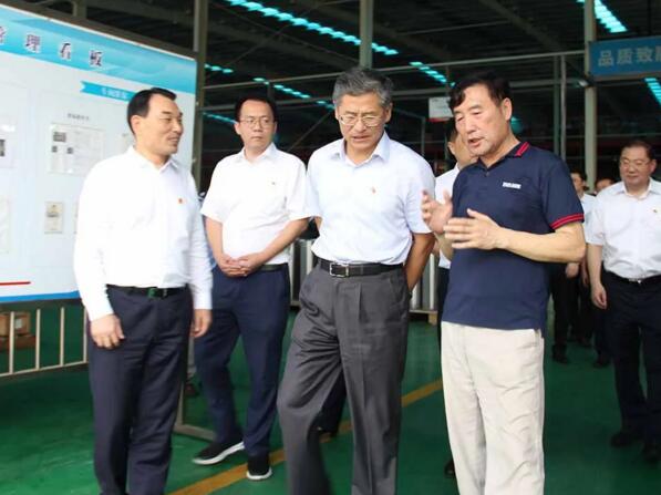 省紀委書記馬森述關(guān)切百勝企業(yè)經(jīng)營情況，聽取企業(yè)訴求