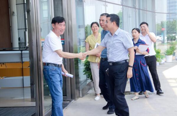 省金融監(jiān)管局副局長駱小林一行走訪調研擬上市企業(yè)百勝智能