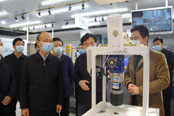 省委常委、副省長吳曉軍長了解百勝各項產(chǎn)品及應(yīng)有場景