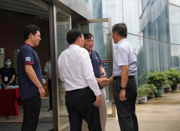 省委常委、省紀(jì)委書記馬森述蒞臨百勝智能調(diào)研指導(dǎo)