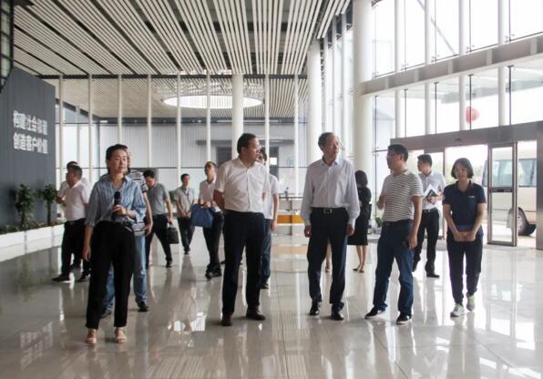 江西省商務(wù)廳廳長(zhǎng)謝一平一行蒞臨百勝智能開(kāi)展“我為群眾辦實(shí)事”走訪調(diào)研活動(dòng)