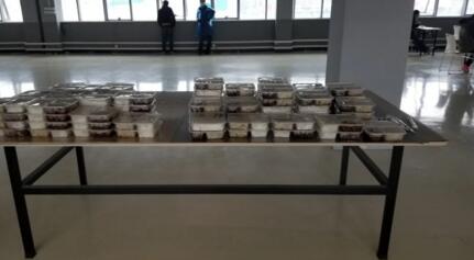 快餐供應(yīng)，分餐進食