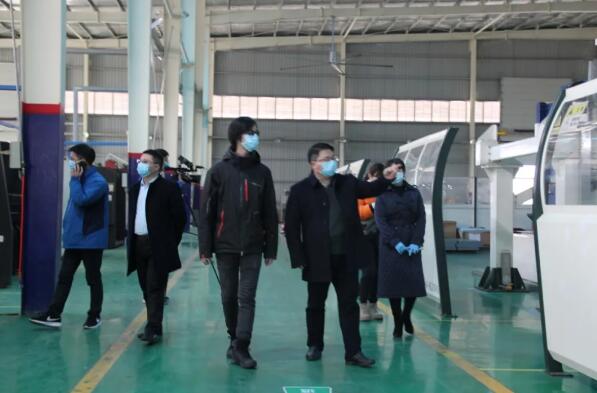 南昌小藍經濟開發(fā)區(qū)領導蒞臨百勝進行企業(yè)防疫復工工作督查