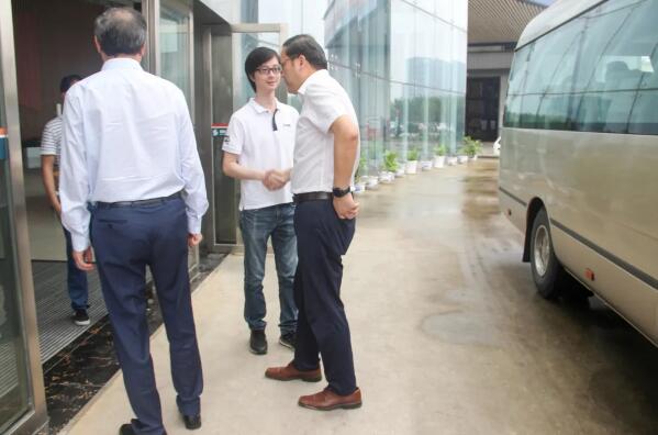 江西省商務(wù)廳廳長謝一平一行蒞臨百勝智能開展“我為群眾辦實(shí)事”走訪調(diào)研活動(dòng)