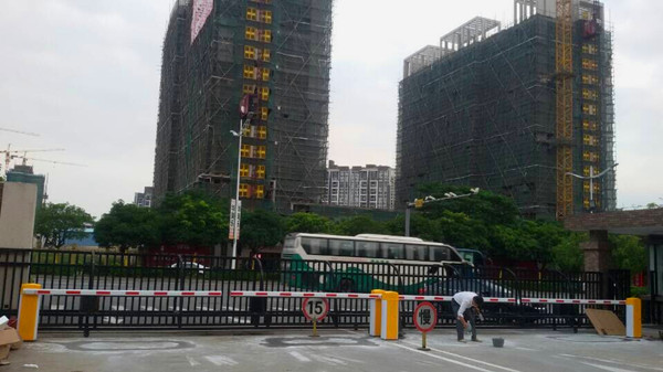 東莞某美資企業(yè)道閘案例 - 中出網(wǎng)-智能出入口與停車(chē)充電門(mén)戶(hù)