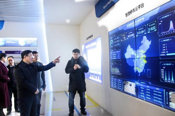 南航黨委領導一行了解百勝無人值守型停車場解決方案及市場應用情況