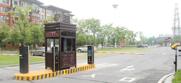 景區(qū)停車(chē)場(chǎng)入口