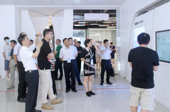 全國(guó)13省、市安全防范協(xié)會(huì)領(lǐng)導(dǎo)蒞臨百勝智能調(diào)研