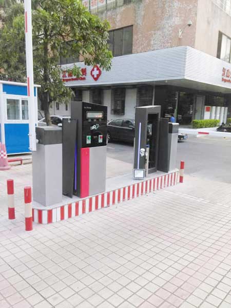 佛山南海農商銀行停車場系統案例 - 中出網-智能出入口與停車充電門戶