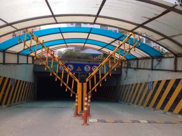 九江溫泉鎮(zhèn)兩進(jìn)兩出停車場(chǎng)系統(tǒng)案例 - 中出網(wǎng)-智能出入口與停車充電門戶