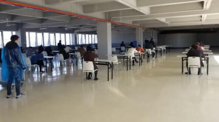 快餐供應(yīng)，分餐進(jìn)食