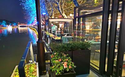 景區(qū)步行街餐廳移動陽光房