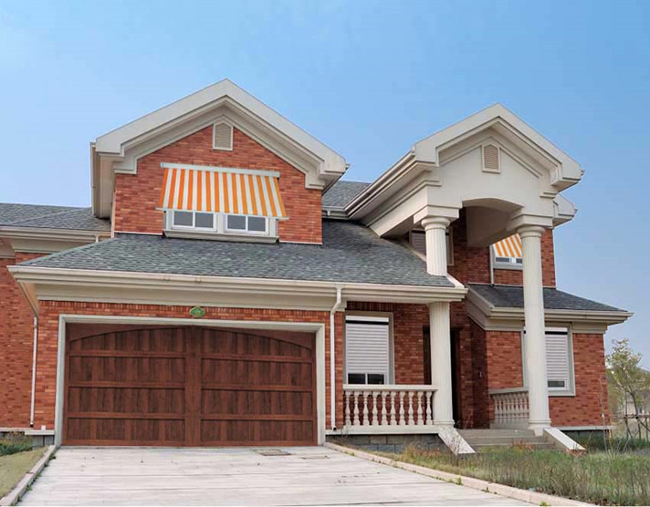 實(shí)木車庫(kù)門