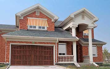 實(shí)木車庫(kù)門(mén)