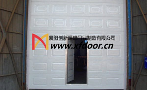 中車集團(tuán)襄陽南車電機(jī)技術(shù)有限公司工業(yè)提升門案例 - 中出網(wǎng)-智能出入口與停車充電門戶