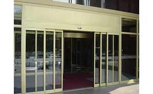 曲周意明乾元商廈崗?fù)ぐ咐?- 中出網(wǎng)-智能出入口與停車充電門戶