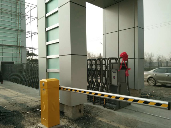 肥鄉(xiāng)區(qū)威英鍋爐道閘案例 - 中出網(wǎng)-智能出入口與停車充電門(mén)戶