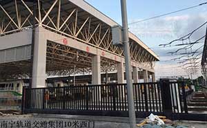 南寧軌道交通集團10米西門（1）無軌懸浮門案例 - 中出網(wǎng)-智能出入口與停車充電門戶