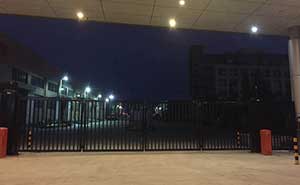 溫嶺椒江區(qū)天天物流無(wú)軌懸浮門案例 - 中出網(wǎng)-智能出入口與停車充電門戶