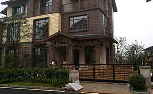 咸寧碧桂園溫泉別墅智能無軌懸浮門工程案例 - 中出網(wǎng)-智能出入口與停車充電門戶