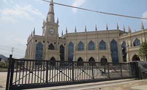 浦江教堂智能無(wú)軌懸浮門(mén)工程案例 - 中出網(wǎng)-智能出入口與停車(chē)充電門(mén)戶(hù)