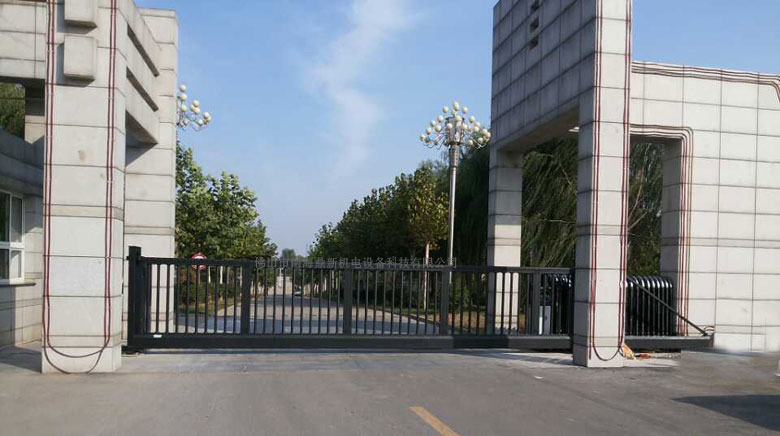 河北省朔黃鐵路車輛公司智能無軌懸浮門工程案例 - 中出網(wǎng)-智能出入口與停車充電門戶