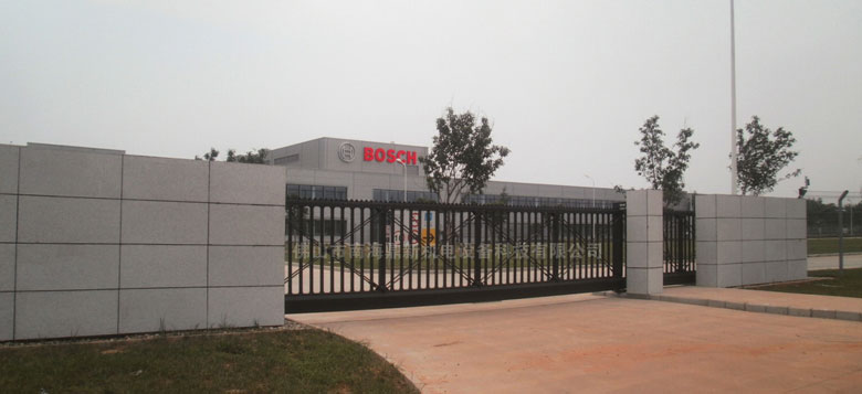 成都博世科技集團(tuán)智能無軌懸浮門工程案例 - 中出網(wǎng)-智能出入口與停車充電門戶