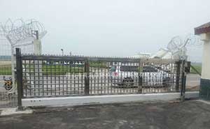 濟(jì)南飛機(jī)場(chǎng)智能無(wú)軌懸浮門(mén)工程案例 - 中出網(wǎng)-智能出入口與停車(chē)充電門(mén)戶