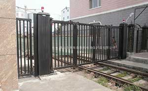 吉慶糧油有限公司智能無軌懸浮門工程案例 - 中出網(wǎng)-智能出入口與停車充電門戶