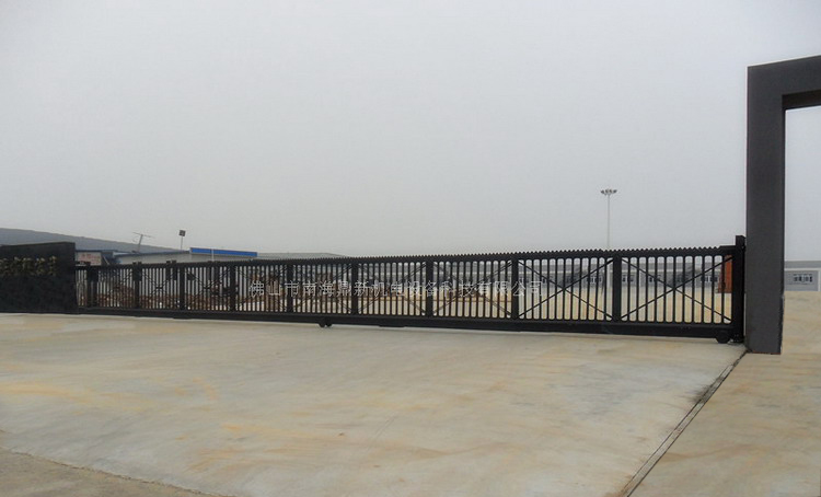 成都華陽(yáng)物流（20米懸浮門）工程案例 - 中出網(wǎng)-智能出入口與停車充電門戶