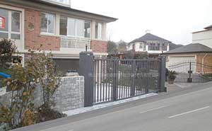 溧陽市天目國際村智能無軌懸浮門工程案例 - 中出網(wǎng)-智能出入口與停車充電門戶