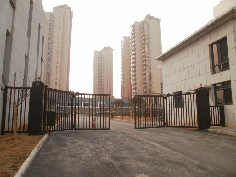 湖北省黃石市國稅局智能無軌懸浮門工程案例 - 中出網(wǎng)-智能出入口與停車充電門戶