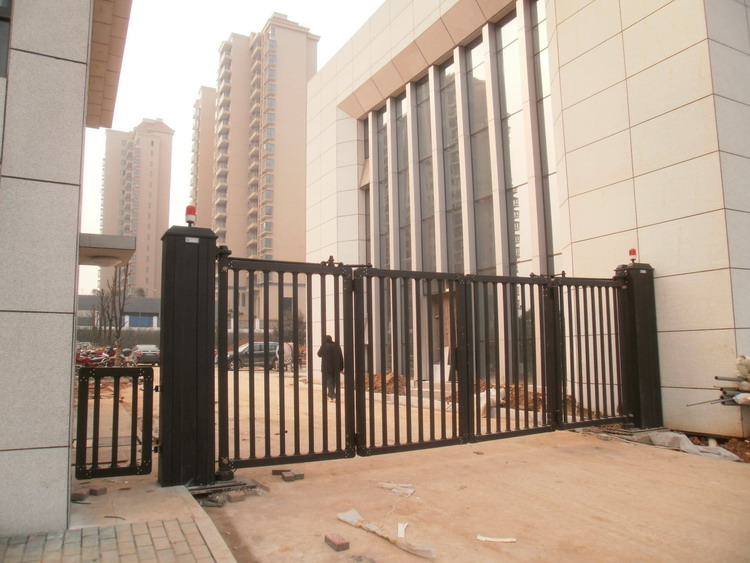 湖北省黃石市地稅局智能無軌懸浮門工程案例 - 中出網(wǎng)-智能出入口與停車充電門戶