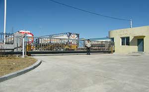 中國兵器工業(yè)集團(tuán)遼寧華錦化工（集團(tuán)）有限責(zé)任公司智能無軌懸浮門工程案例 - 中出網(wǎng)-智能出入口與停車充電門戶