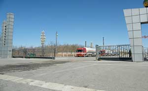 中國兵器工業(yè)集團(tuán)遼寧華錦化工（集團(tuán)）有限責(zé)任公司智能無軌懸浮門工程案例 - 中出網(wǎng)-智能出入口與停車充電門戶