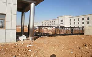 吉林吉福參藥業(yè)智能無(wú)軌懸浮門工程案例 - 中出網(wǎng)-智能出入口與停車充電門戶