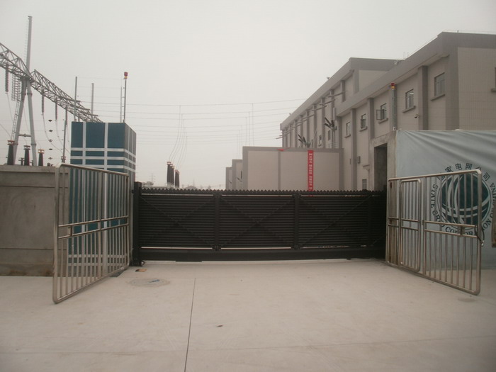 湖北省電力公司（荊州220kV居正變電站）智能無(wú)軌懸浮門(mén)工程案例 - 中出網(wǎng)-智能出入口與停車充電門(mén)戶