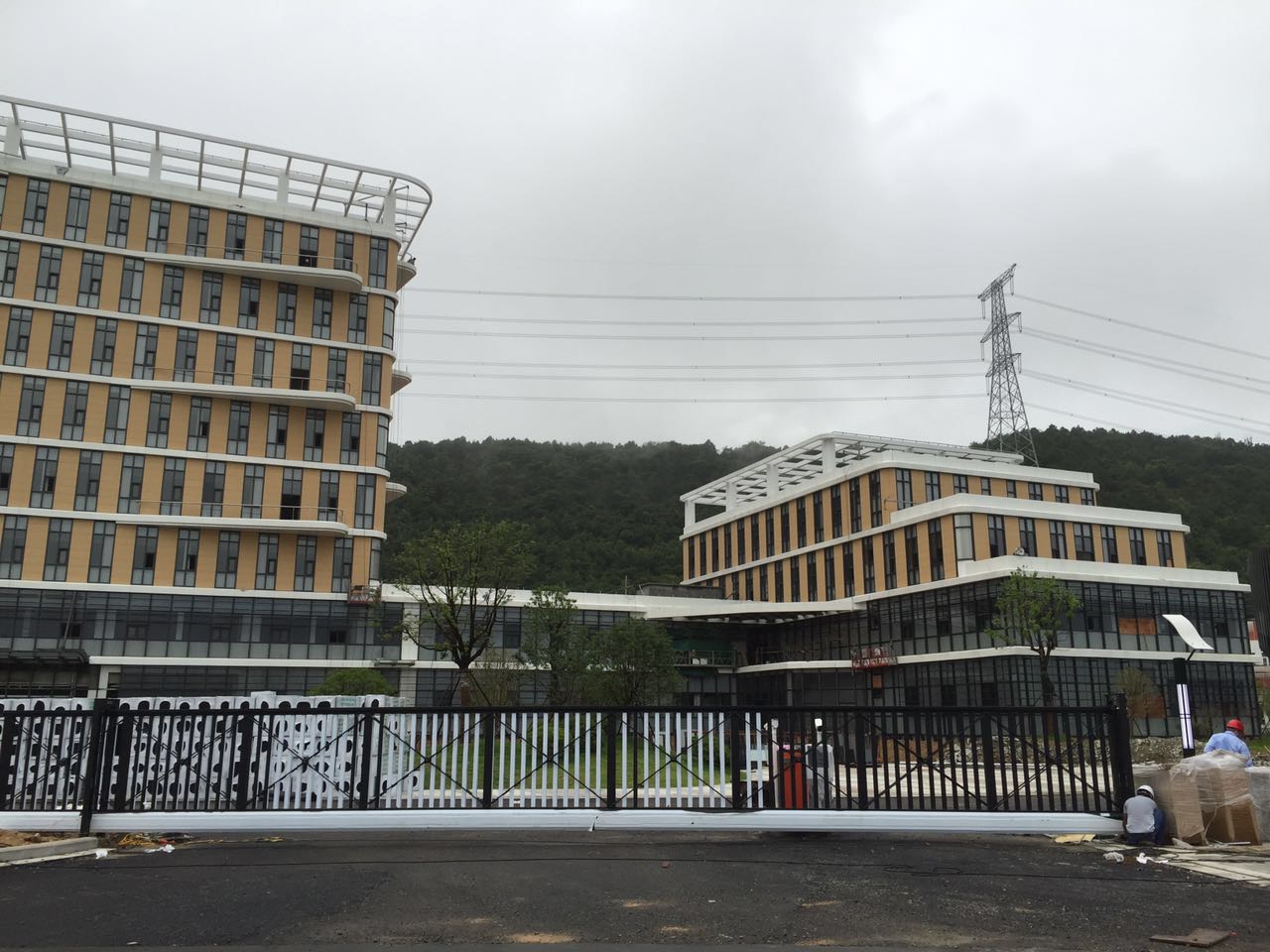 臺州二電廠838 13米智能安全伸縮平移門工程案例 - 中出網-智能出入口與停車充電門戶