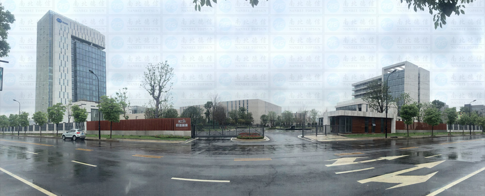 貝達(dá)藥業(yè)凈空16米門口智能安全伸縮平移門工程案例 - 中出網(wǎng)-智能出入口與停車充電門戶