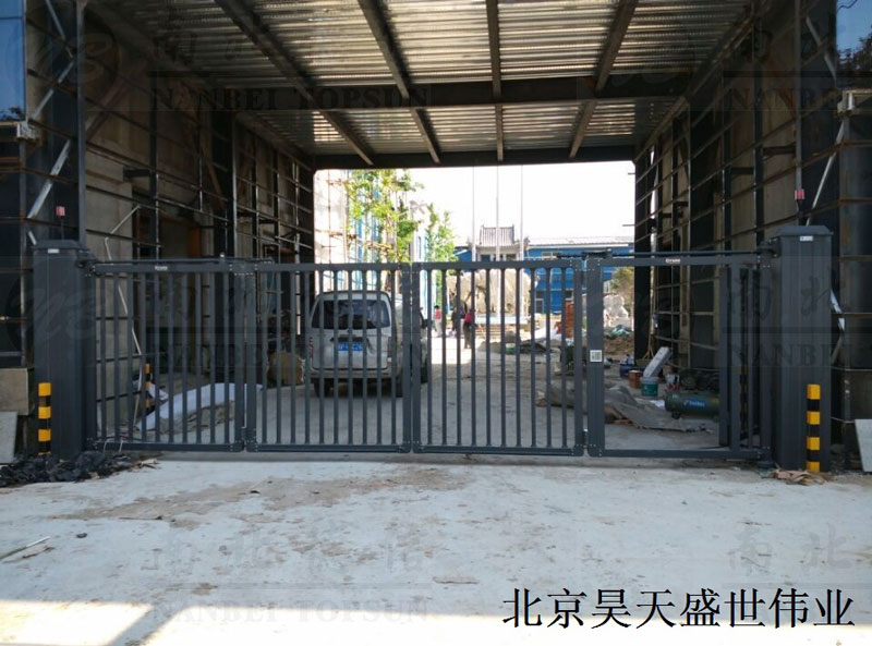 北京昊天盛世偉業(yè)智能安全伸縮平移門工程案例 - 中出網(wǎng)-智能出入口與停車充電門戶